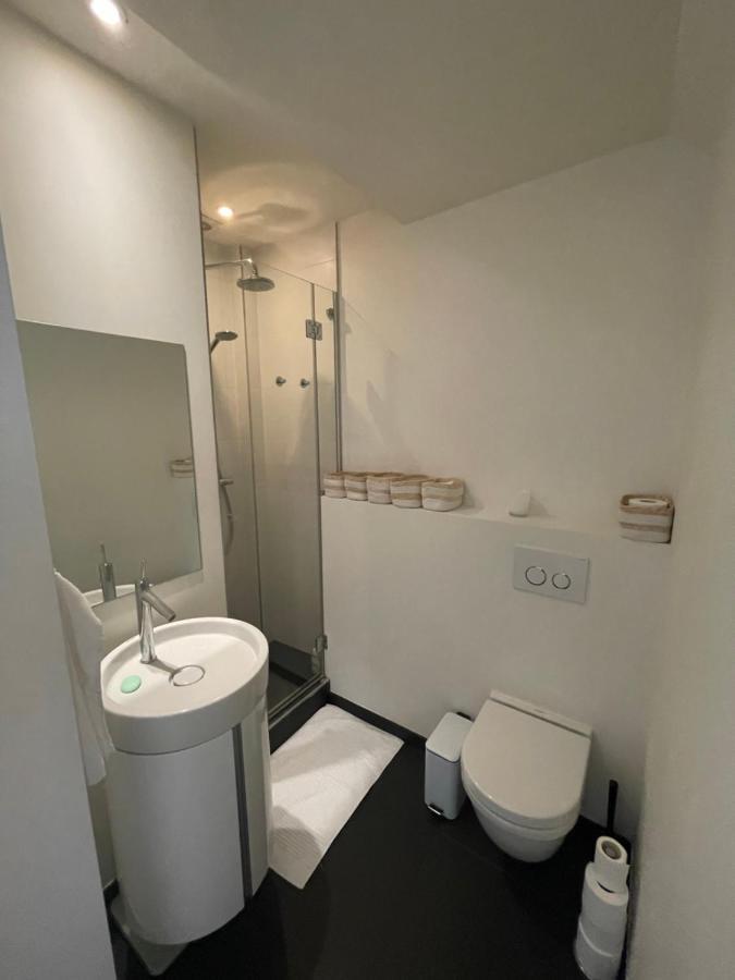 Apartment In Trendy Chatelain Center Brussels Area Little Garden Internet Wifi Esterno foto